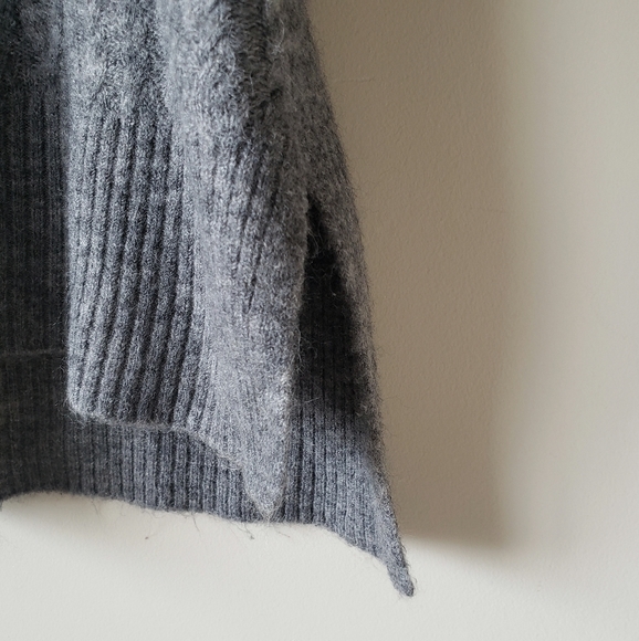 Elle Gray Soft Stretchy Plush V-Neck Sweater - Picture 6 of 8